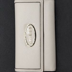 Guess Clutch wallet